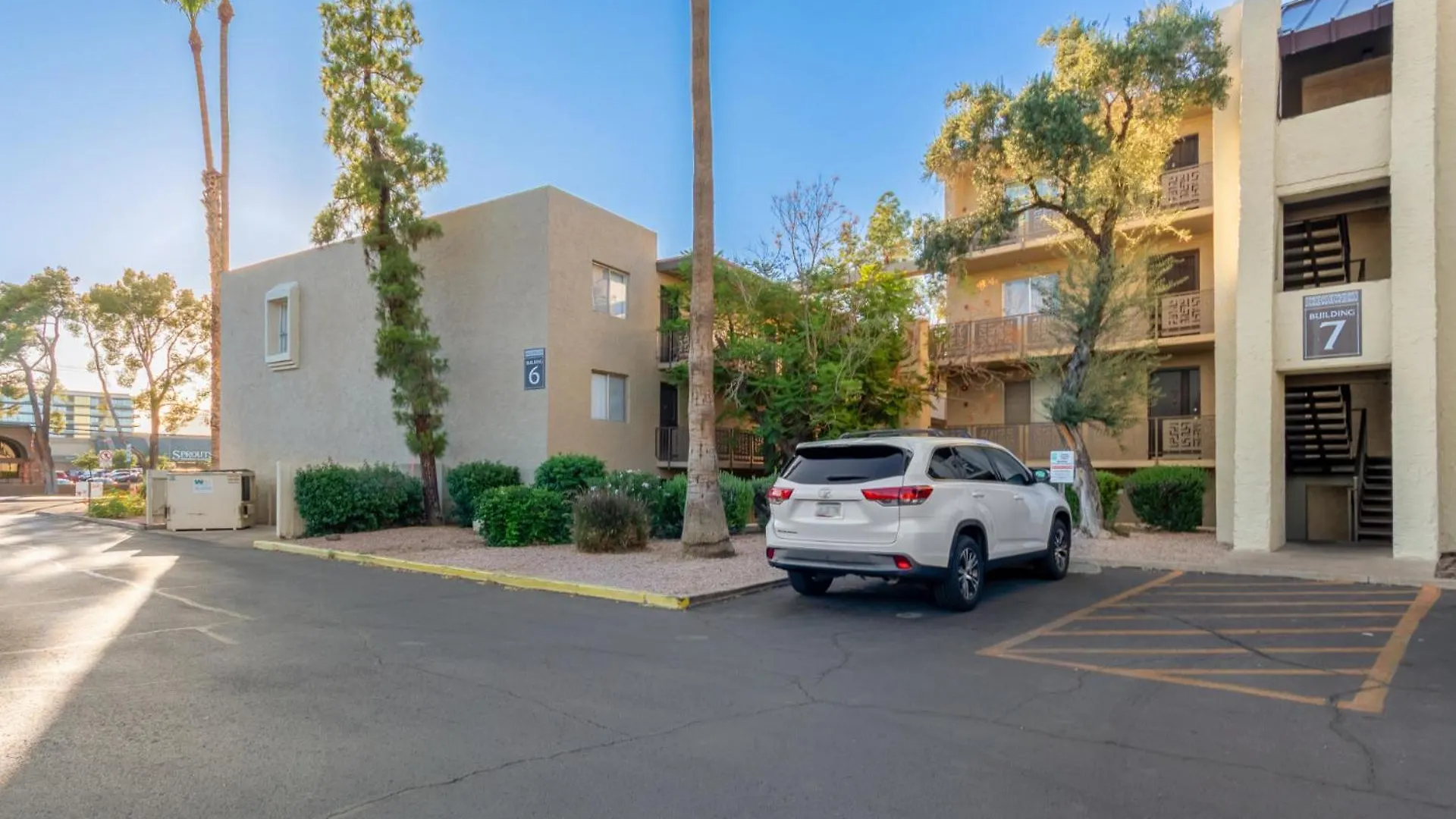 Modernized 2Br Condo W Pool Access Near Old Town Scottsdale